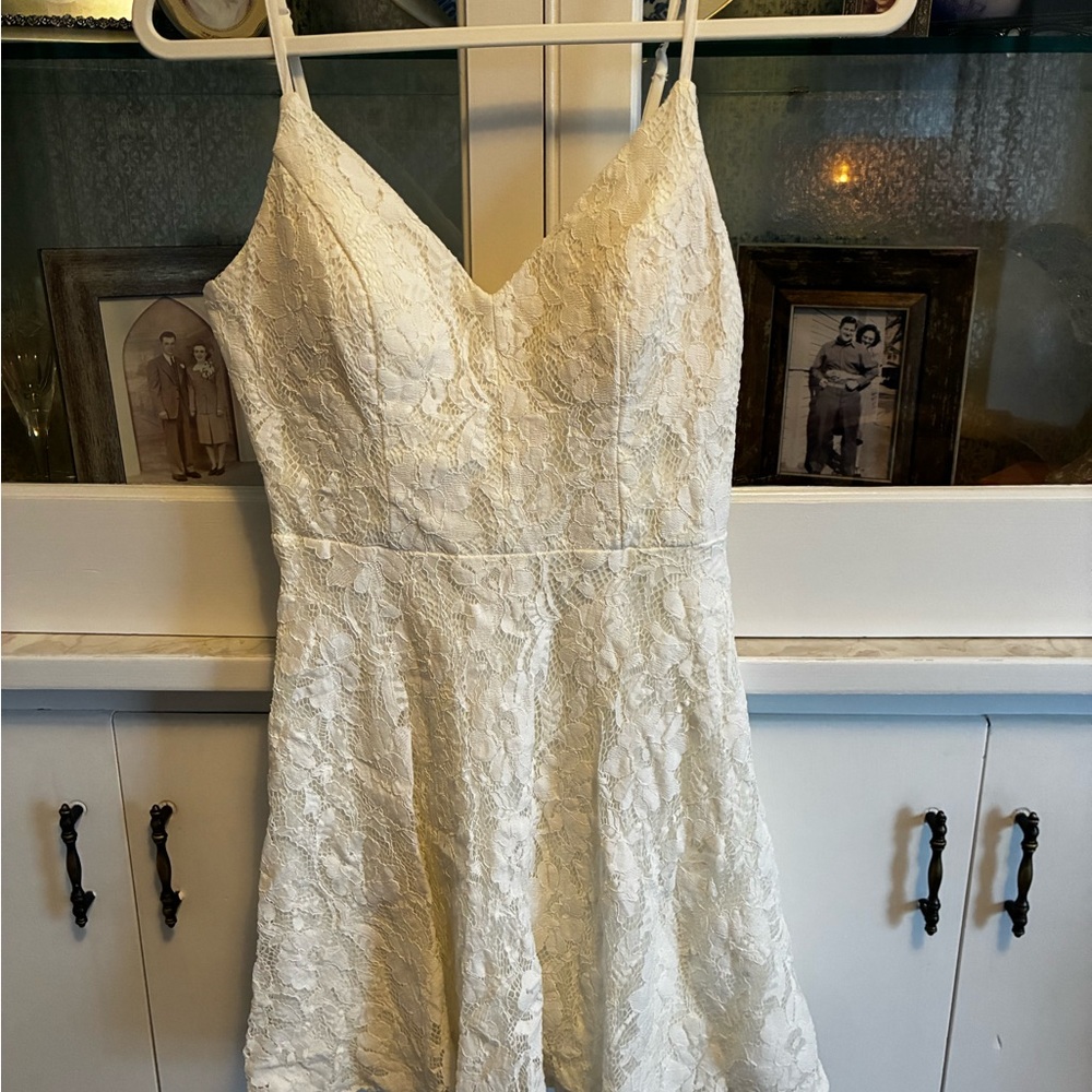 Elegant White Lace V-Neck Fit & Flare Mini Dress Junior’s 5